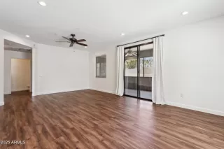 Photo #4: 6873240 Listing