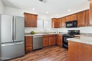 Photo #5: 6873240 Listing