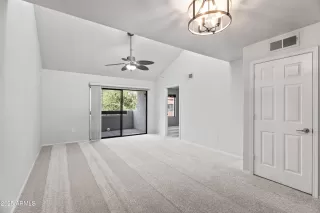 Photo #4: 6873298 Listing