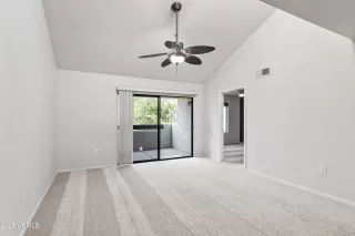 Photo #6: 6873298 Listing