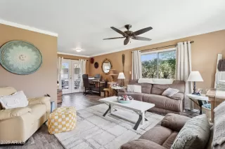 Photo #3: 6873533 Listing