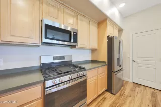 Photo #6: 6873638 Listing