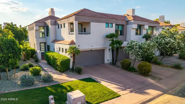 MLS: 6873663 Condo For Sale