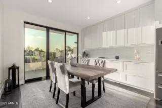 Photo #5: 6873663 Listing