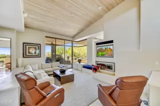 Photo #1: 6873670 Listing