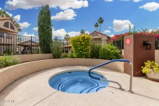 Photo #4: 6873703 Listing