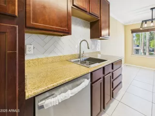 Photo #6: 6873738 Listing