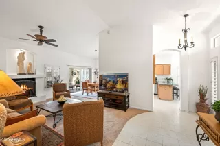 Photo #4: 6873826 Listing