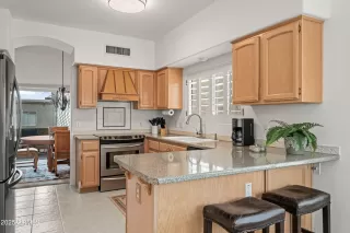 Photo #6: 6873826 Listing