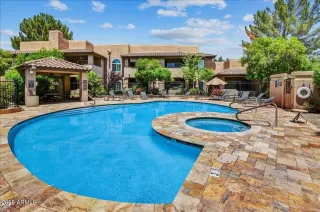 Photo #6: 6873973 Listing