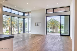 Photo #2: 6874331 Listing