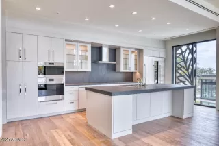 Photo #6: 6874331 Listing