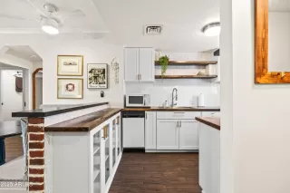 Photo #3: 6875035 Listing