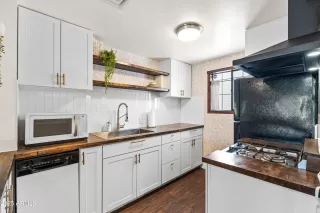 Photo #4: 6875035 Listing