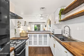 Photo #5: 6875035 Listing