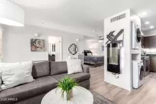 Photo #3: 6875500 Listing