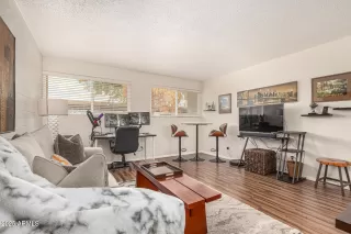 Photo #4: 6875569 Listing