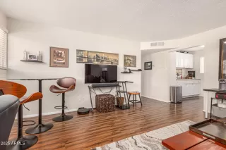 Photo #5: 6875569 Listing