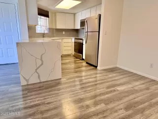 Photo #5: 6875782 Listing