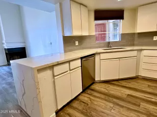 Photo #6: 6875782 Listing