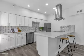 Photo #5: 6875788 Listing