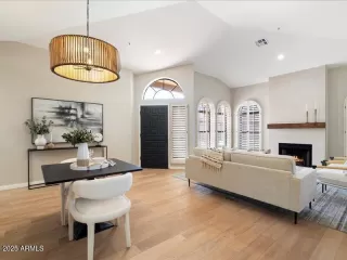 Photo #4: 6875975 Listing