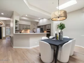 Photo #5: 6875975 Listing