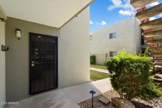 Photo #4: 6876292 Listing