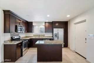 Photo #6: 6876292 Listing