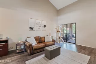 Photo #3: 6876499 Listing