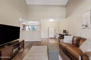 Photo #5: 6876499 Listing