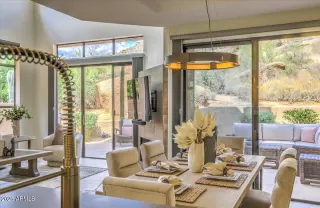 Photo #2: 6876735 Listing 