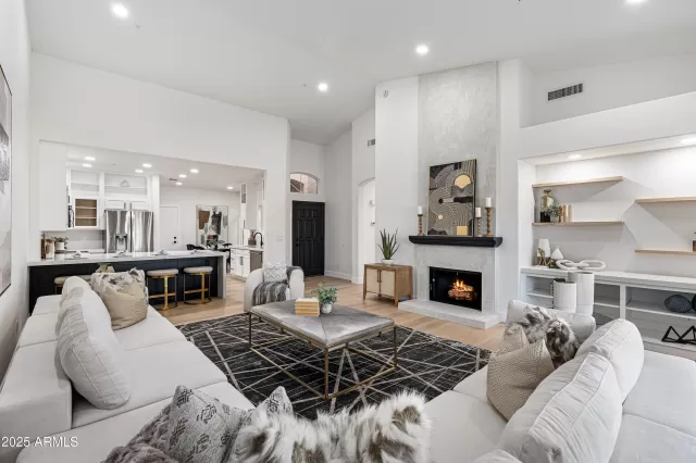 MLS: 6876742 Condo For Sale