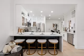 Photo #1: 6876742 Listing