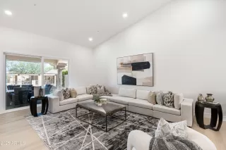 Photo #3: 6876742 Listing