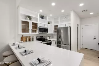 Photo #6: 6876742 Listing