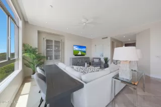Photo #3: 6876856 Listing