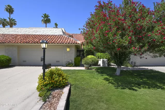 MLS: 6876912 Condo For Sale