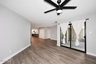 Photo #5: 6877133 Listing