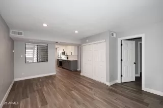 Photo #6: 6877133 Listing