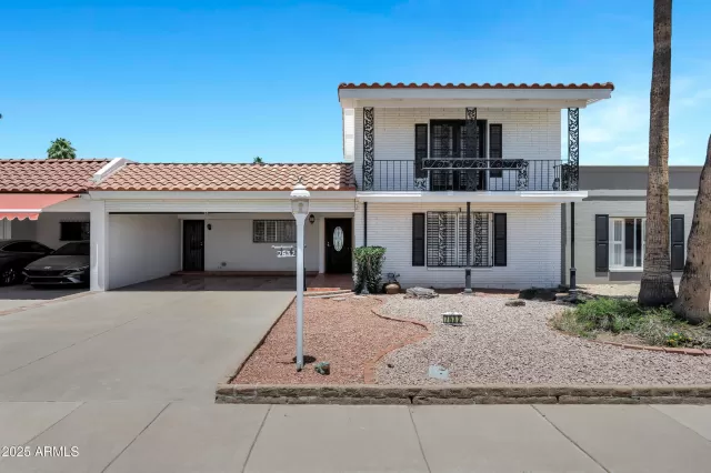 MLS: 6877143 Condo For Sale