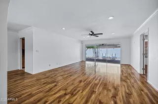 Photo #6: 6877143 Listing