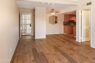 Photo #6: 6877166 Listing 