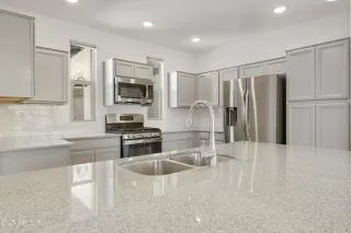 Photo #5: 6877217 Listing