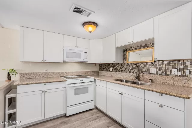 MLS: 6877228 Condo For Sale