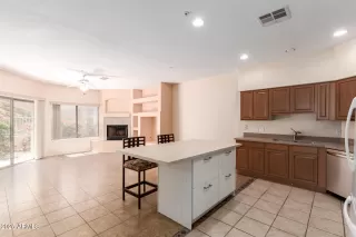 Photo #4: 6877479 Listing