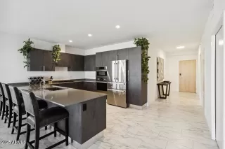 Photo #3: 6877625 Listing 