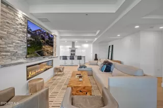 Photo #2: 6877645 Listing 