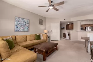 Photo #3: 6877696 Listing