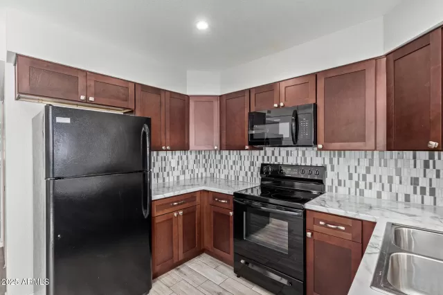 MLS: 6877791 Condo For Sale